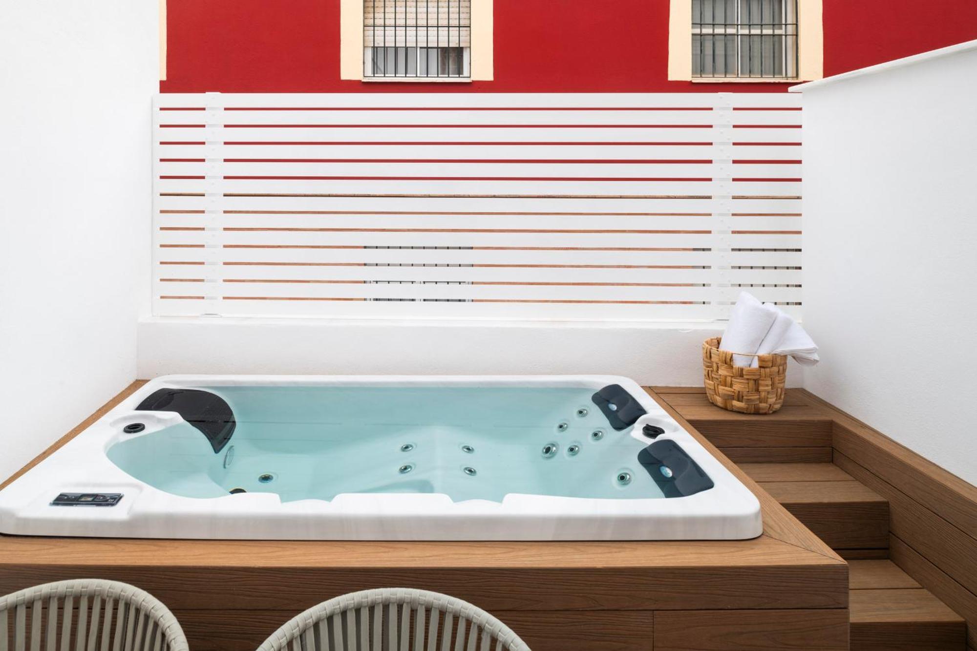 Magno Apartments Santa Clara - Private Terraces With Jacuzzi セビリア エクステリア 写真