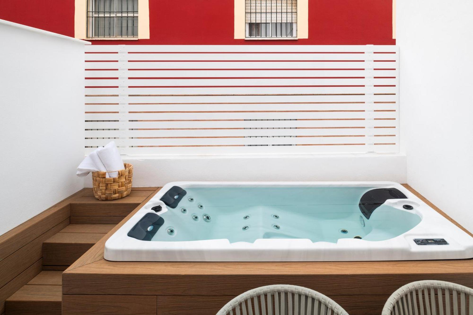 Magno Apartments Santa Clara - Private Terraces With Jacuzzi セビリア エクステリア 写真