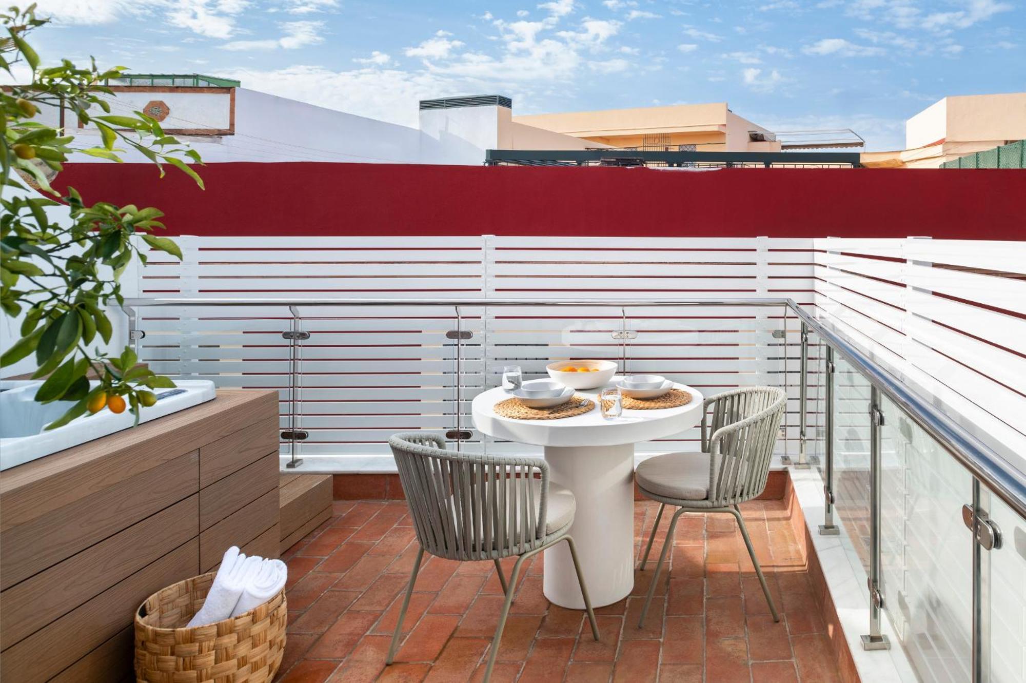 Magno Apartments Santa Clara - Private Terraces With Jacuzzi セビリア エクステリア 写真